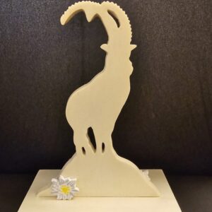 Handgefertigte Steinbock-Silhouette auf Sockel – mit Edelweiss-Dekor (Grösse (Breite x Höhe x Tiefe) in cm: 14 x 18 x 8)